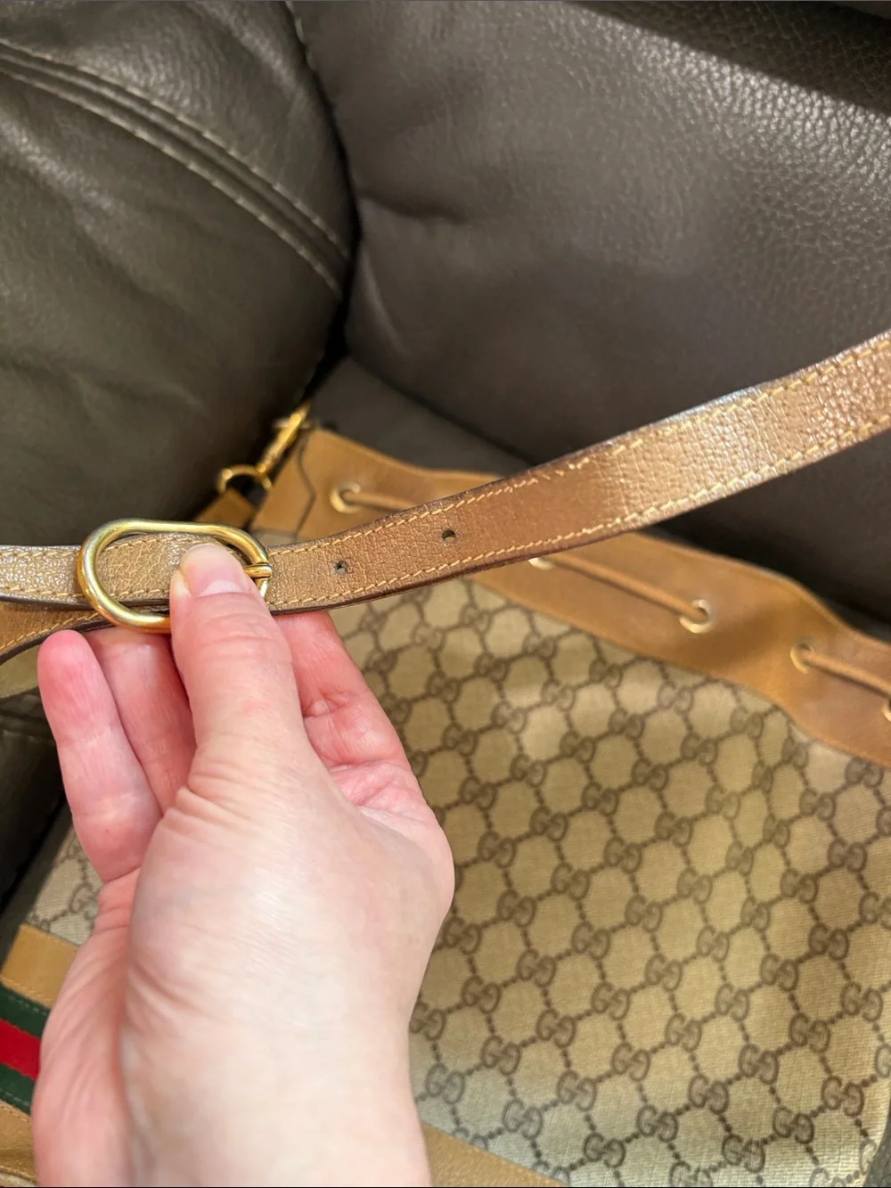 Gucci signature printed vintage crossbody bag as is - Picture 7 of 14